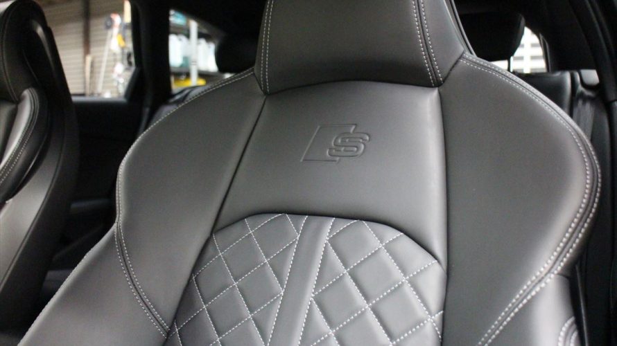 Audi S4 Avant! この上質かつデリケートなレザーシートはアドラスインテリアコーティング案件でございましょう！