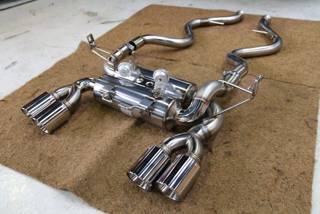 Ｅ９２Ｍ３なお客様に、POWERCRAFT HYBRID EXHAUST SYSTEM お取り付け