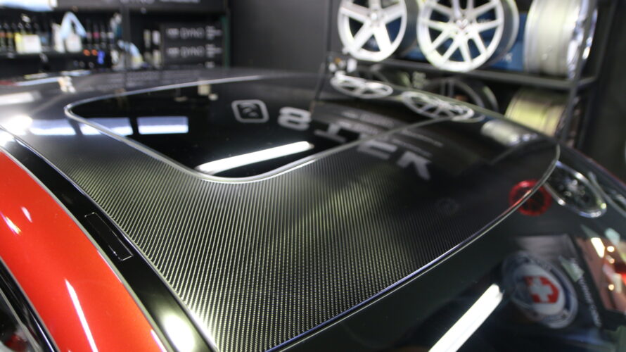 Benz　GLCに、キャリパーペイントや、STEK　Dyno　Black　Carbon　Glossで、ルーフラッピングなど！
