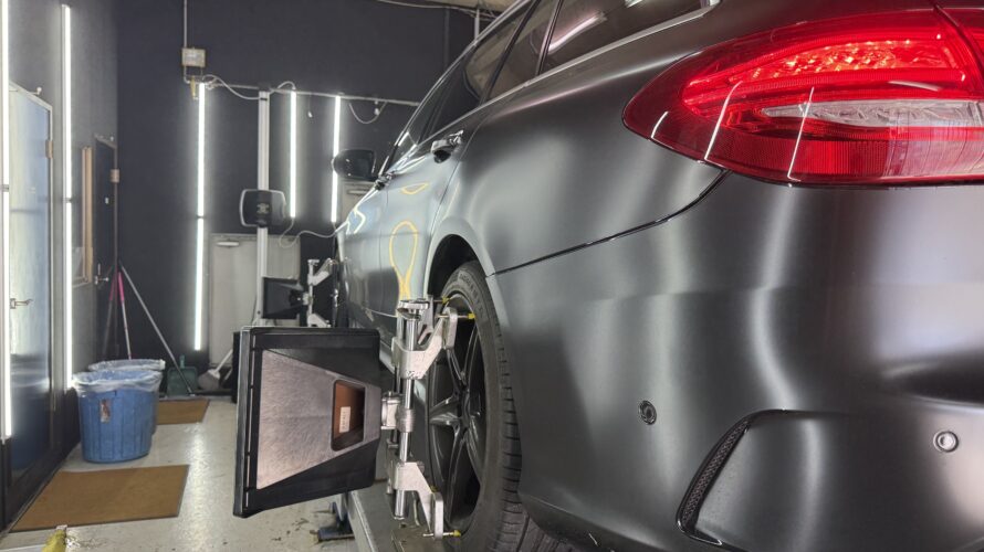 W205　Cクラスワゴン　タイヤ交換＆アライメント